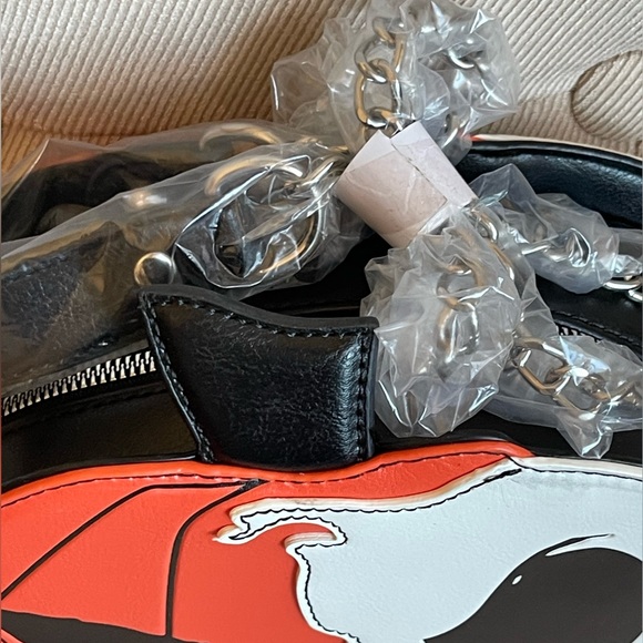 NEW Nightmare Before Christmas Jack Pumpkin Split Glow-In-The-Dark Crossbody Bag - Picture 6 of 10